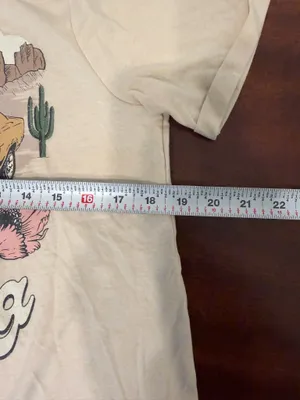 Women’s cream Ford Mustang t shirt size small thumbnail 5