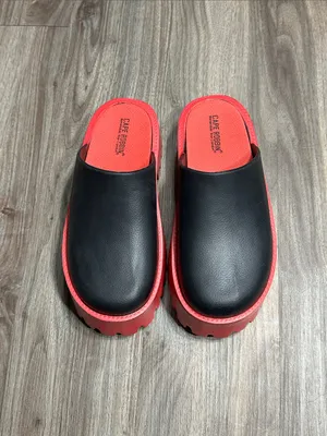 Cape Robbin Black Upper with Hot Pink Platform Clogs thumbnail 2