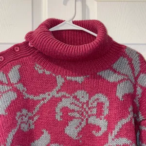 Vintage Woolrich Pink and Gray Floral Turtleneck Sweater thumbnail 4