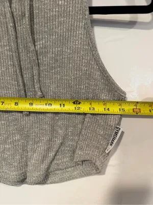 Gray‎ Ribbed Gymshark Slounge Cropped Tank Top thumbnail 3