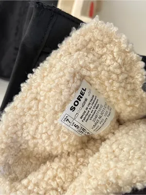 Sorel Women's Caribou Royal Winter Boots Black/Chalk. thumbnail 12