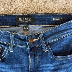 Judy Blue Dark Wash Raw Hem Relaxed Fit Jeans Size 3/26 thumbnail 4