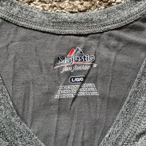Majestic Detroit Lions Shimmery V-Neck Tee Size L thumbnail 3
