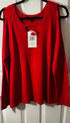 Cyrus Long Sleeve Cut-Out V-Neck Cold Shoulder Sweater thumbnail 5