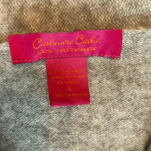 Cashmere Cache Sm Gray Tie Front pullover top‎ Knit thumbnail 6
