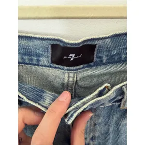 7 For All Mankind Light Blue Mid-Rise Denim Bermuda Shorts Lola shorts size 27 thumbnail 10