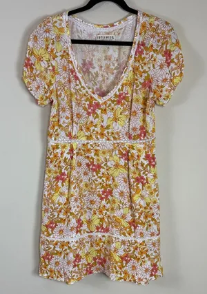 Idyllwind Floral Crochet Trim Pocketed Mini Dress‎ Size Medium thumbnail 1