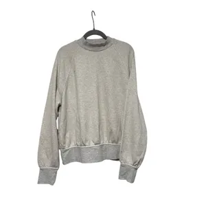 Universal Thread Gray Crewneck Sweatshirt M thumbnail 2