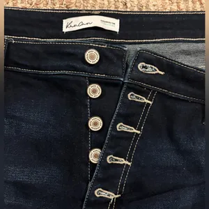 KanCan Dark Blue Button Fly Distressed Skinny Jeans Size 32 thumbnail 4