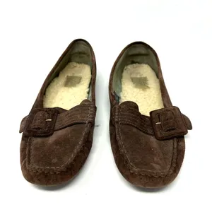 UGG Size 8 Slip On Brown Leather Sherpa‎ Lined Buckle Flats Tread Moccasins thumbnail 9