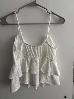 White ruffle tank Size M thumbnail 3