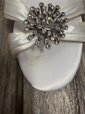 NWOB Sam Edelman White Satin Bridal Kitten Heel Slide with Crystal Brooch Size 6 thumbnail 12