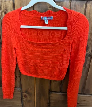 Crop Top thumbnail 1