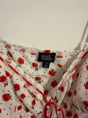 PacSun White Cami with Red Rose Print and Front Tie thumbnail 2