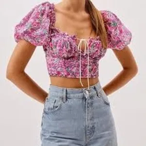 For Love & Lemons M Katarina top cropped blouse revolve pink floral puff sleeve thumbnail 1