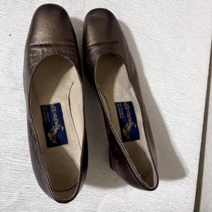 Joel Parker Italy Bronze Metallic Leather Block Heel Pumps Greek Key Detail sz 5 thumbnail 5
