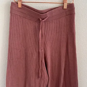 Victoria's Secret Pink Ribbed Crop Wide Leg Lounge Cozy Pants Pink Mauve XS thumbnail 3