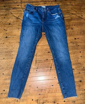 Good American distressed raw hem 12/31 good legs jeans thumbnail 1