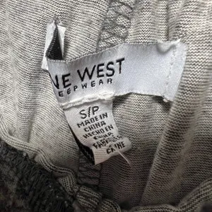 Nine West Sleepwear Gray Heathered Pajama Set S‎ Long Sleeve Button Top Pants thumbnail 3