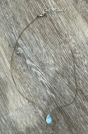NWOT crystal necklace thumbnail 1