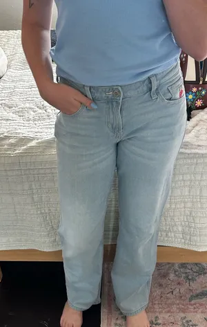 Hollister Low-Rise Jeans thumbnail 1