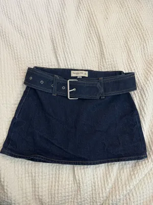 Abercrombie Curve Love Mid Rise Belted Denim Mini Skort thumbnail 3