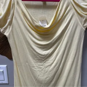 New Banana Republic Cowl Neck Top Blouse Light Yellow Med Tshirt Ruffled Sleeve thumbnail 3