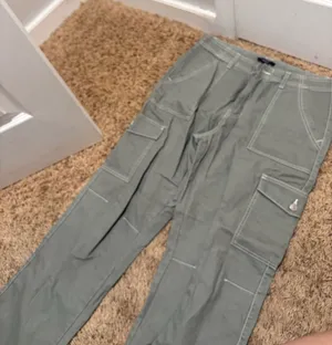 Forever 21 Cargo Pants Green thumbnail 1