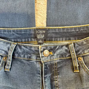 JCREW’s Skinny, Curvy, High-rise With Their Signature Stretch in a Woman’s 10 thumbnail 9