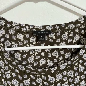 Ann Taylor olive floral drapey short sleeve shirt, size XS thumbnail 2
