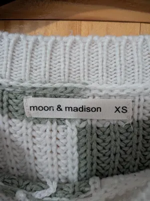 Moon & Madison Green White Colorblock Chunky Knit Sweater Size XS thumbnail 2