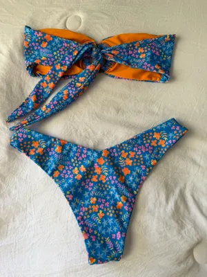Kulani Kinis Bandeau Top and V cut bottoms Bikini Set thumbnail 3