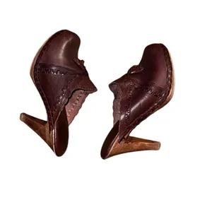 QualiCraft Brown Leather Mules Size 7 B thumbnail 3