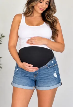 Isabel Maternity by Ingrid & Isabel blur shorts size 4 thumbnail 1