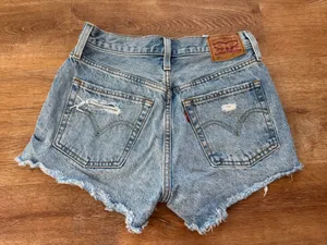 Levi’s 501 Jean Shorts Button Fly thumbnail 2