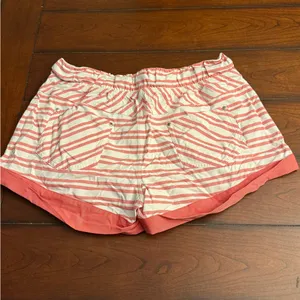 Lululemon Play All Day‎ Cuffed Shorts thumbnail 3
