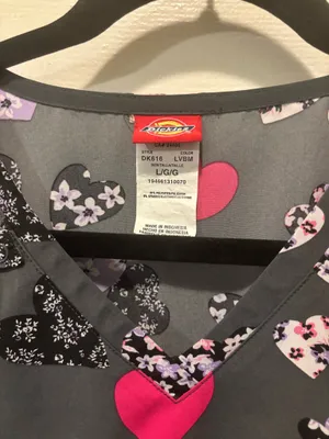 Grey Floral multi colored hearts print scrub top  thumbnail 3