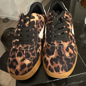 DV Dolce Vita Women's Voyage Low Line Lace-Up Sneakers Womens 8.5 New thumbnail 2