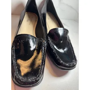 Anne Klein iFlex Black Patent Leather Loafers Moc Toe Flats AK7VAMA Womens 7.5M thumbnail 2
