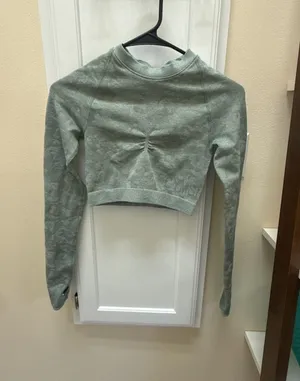 Gymshark Adapt Camo Seamless Long Sleeve Crop Top thumbnail 1