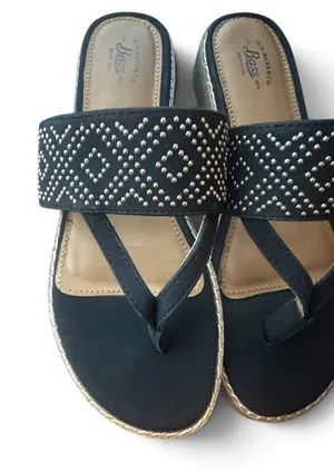 Bass Tanya Black Studded Toe-Post Slide Sandals thumbnail 1