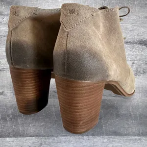 Toms NEW Lunata Lace Up Suede Bootie Womens 12 Desert Taupe Wooden Block Heel thumbnail 4