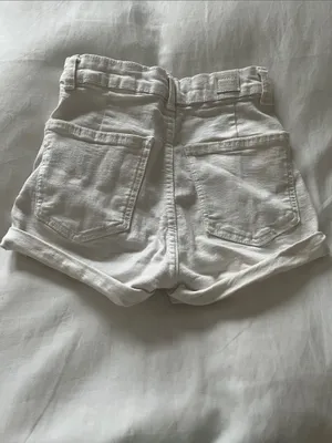 Bershka | Super High-Rise Fitted White Denim Cuffed Shorts XXS thumbnail 3