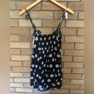 NWT BP Floral Romper Black Pink Daisy Mini Size XS Sleeveless Retro Festival thumbnail 4