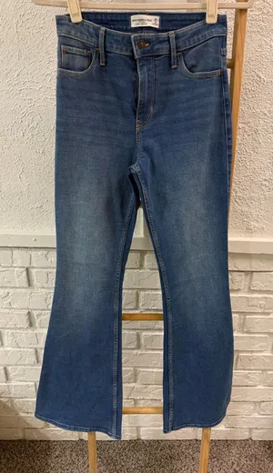 Abercrombie & Fitch Flare Jeans thumbnail 1