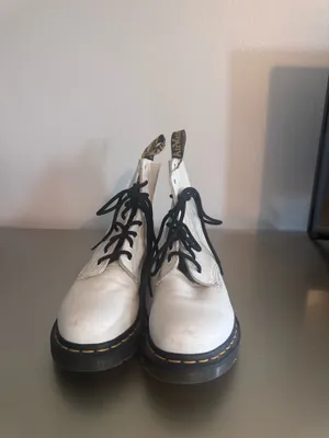Dr. Martens Women's 1460 Smooth, White Smooth lace up thumbnail 7