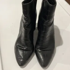 Dolce Vita Black Croc‑Style Block Heel Booties — Size 7 thumbnail 4