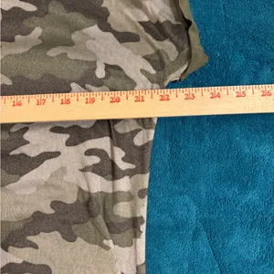 🪖 Lucky Brand Camo Print Soft Knit Tee – Size XL thumbnail 3