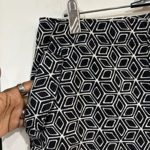 Talbots Black White Geometric Pencil Skirt Size 6 Pockets Career Office thumbnail 3