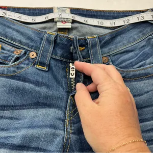 True Religion Becky Womens Size 27 Blue Denim Jean Distressed Low Rise *FLAWED‎ thumbnail 12
